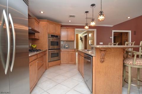 458 Lincoln Dr, Paramus, NJ 07652 photo 10