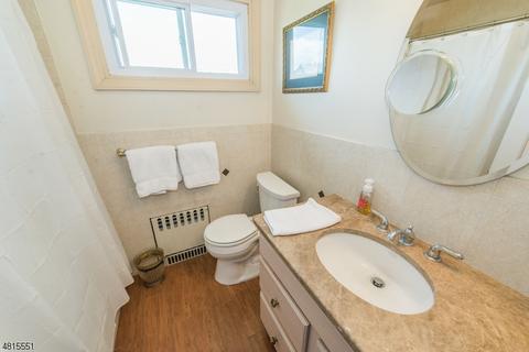 649 6th Ave, Lyndhurst, NJ 07071 photo 5