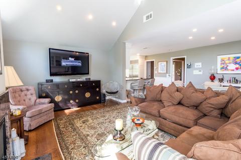 30 Maple Dr, Caldwell, NJ 07006 photo 4