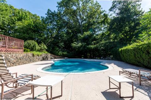 30 Maple Dr, Caldwell, NJ 07006 photo 18