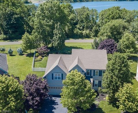 61 Crestview Dr, Clinton, NJ 08809 photo 2