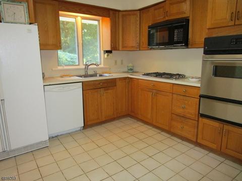 6 Crane Ter, Wayne, NJ 07470 photo 4