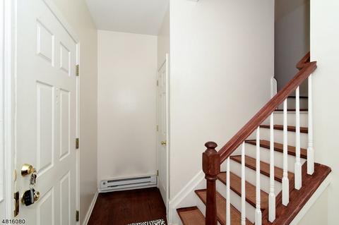 814 Firethorn Dr, Union, NJ 07083 photo 4