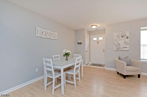 291 Gloucester Ct, Aberdeen Twp., NJ 07747 photo 8
