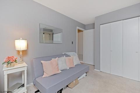 291 Gloucester Ct, Aberdeen Twp., NJ 07747 photo 16