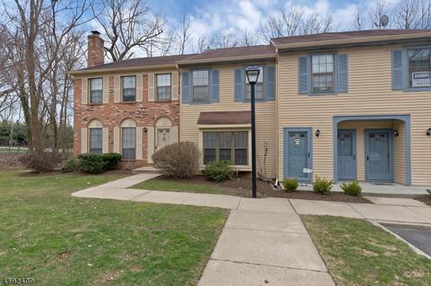 291 Gloucester Ct, Aberdeen Twp., NJ 07747 photo 2