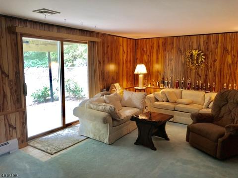 31 Bluebell Ct, Paramus, NJ 07652 photo 17