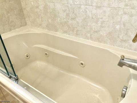 31 Bluebell Ct, Paramus, NJ 07652 photo 16