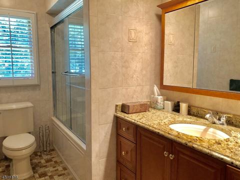 31 Bluebell Ct, Paramus, NJ 07652 photo 15