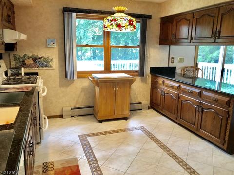 31 Bluebell Ct, Paramus, NJ 07652 photo 5