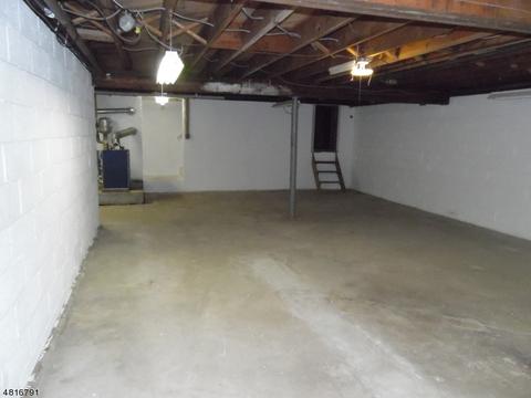 24 Hopper Ln, Wayne, NJ 07470 photo 9
