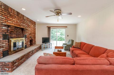 29 Debbie Ct, Wayne, NJ 07470 photo 8