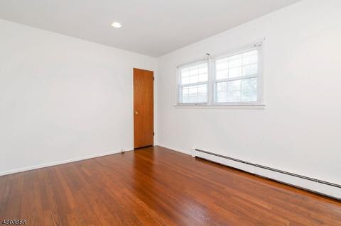 29 Debbie Ct, Wayne, NJ 07470 photo 17