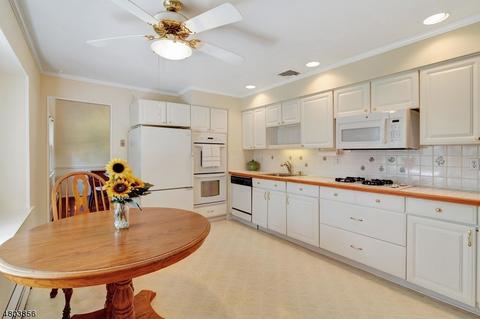 29 Debbie Ct, Wayne, NJ 07470 photo 10