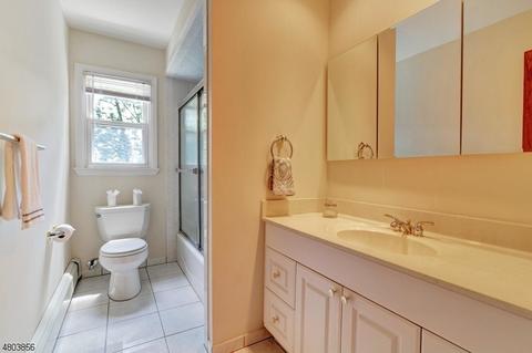 29 Debbie Ct, Wayne, NJ 07470 photo 12