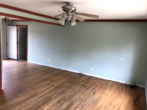 27 Mitchell Rd, Hackettstown, NJ 07840 photo 3