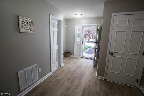 72 Independence Ave, Wayne, NJ 07470 photo 5