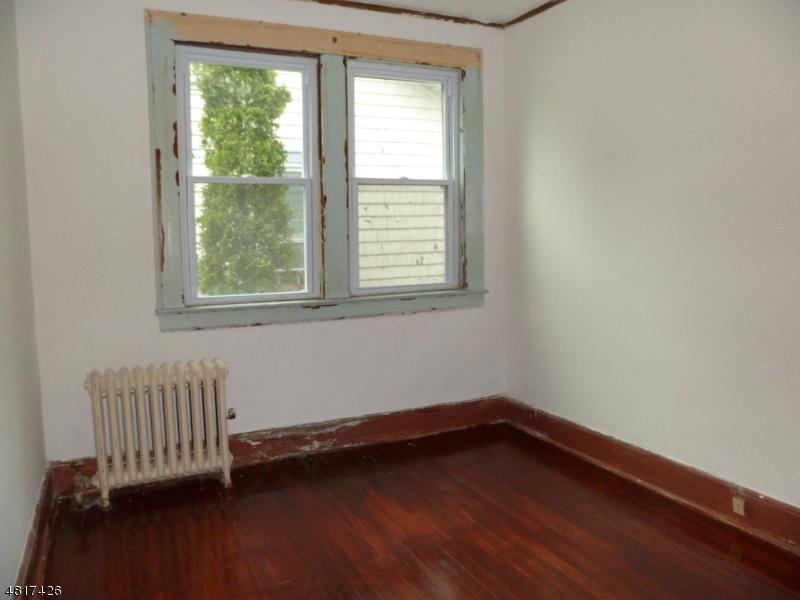  317 Chapman St, Newark, NJ 07106 photo 4