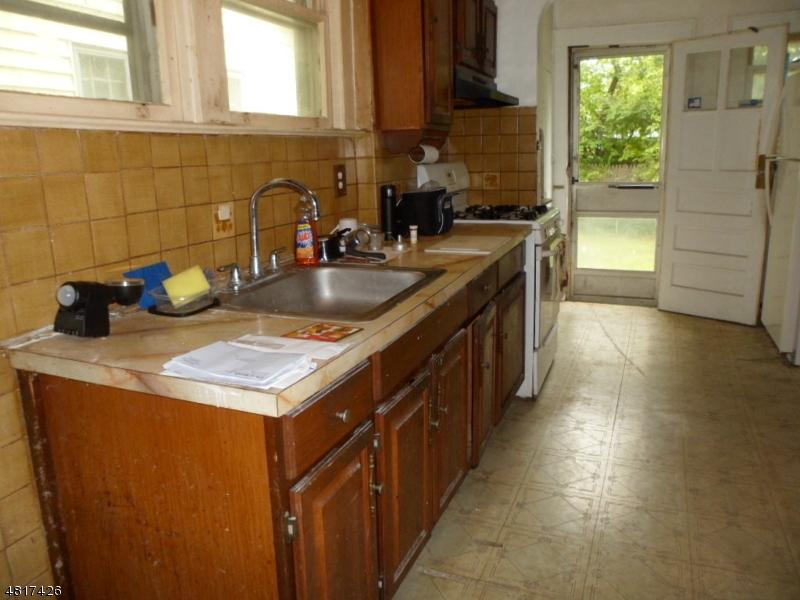  317 Chapman St, Newark, NJ 07106 photo 12