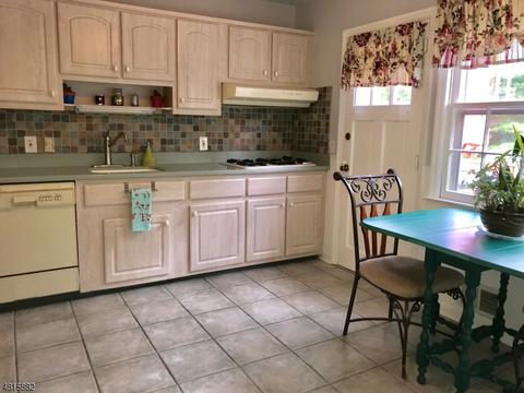 804 E Prospect St, Hackettstown, NJ 07840 photo 2