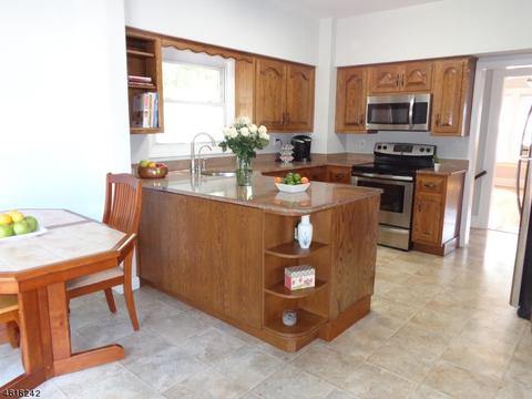 99 Elm Pl, Nutley, NJ 07110 photo 6
