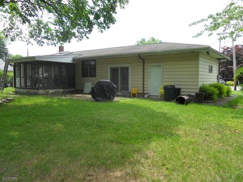 27 Jerome Pl, Wayne, NJ 07470 photo 3