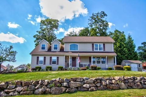 10 Crestview Dr, Stanhope, NJ 07874 photo 1