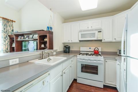 154 Carter Rd, Haskell, NJ 07420 photo 3