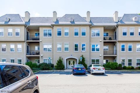 1114 Brittany Dr, Wayne, NJ 07470 photo 1