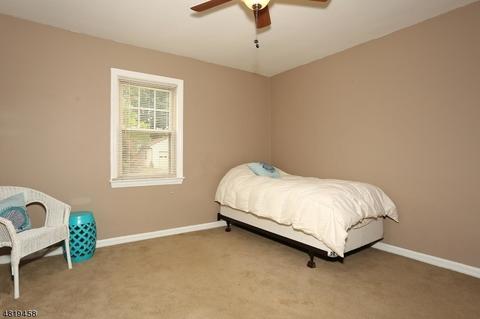 36 Dora Ave, Waldwick, NJ 07463 photo 6