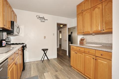 36 Dora Ave, Waldwick, NJ 07463 photo 9