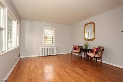 36 Dora Ave, Waldwick, NJ 07463 photo 4
