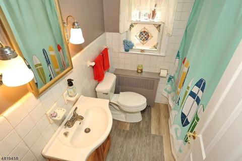 36 Dora Ave, Waldwick, NJ 07463 photo 10