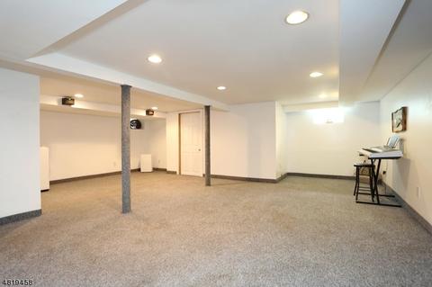 36 Dora Ave, Waldwick, NJ 07463 photo 18