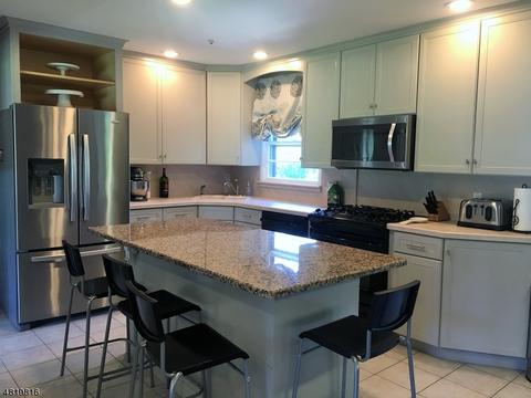 43 Clifford Dr, Wayne, NJ 07470 photo 3