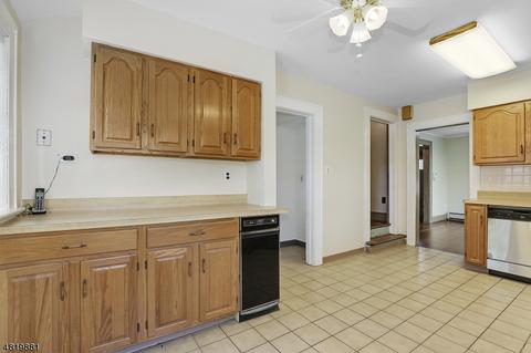 67 Maple St, Bloomfield, NJ 07003 photo 9