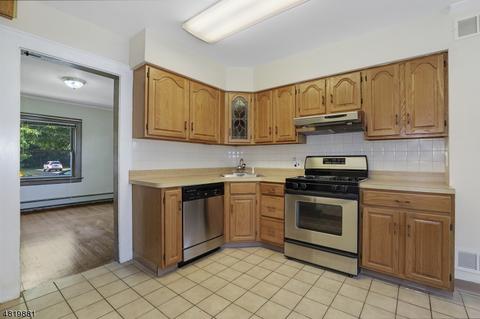 67 Maple St, Bloomfield, NJ 07003 photo 10
