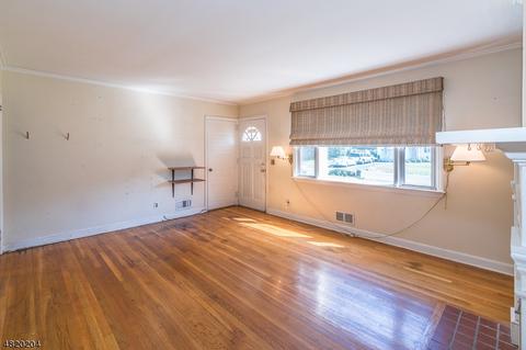 11 Evans Ter, Clark, NJ 07066 photo 5