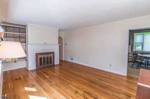 11 Evans Ter, Clark, NJ 07066 photo 3