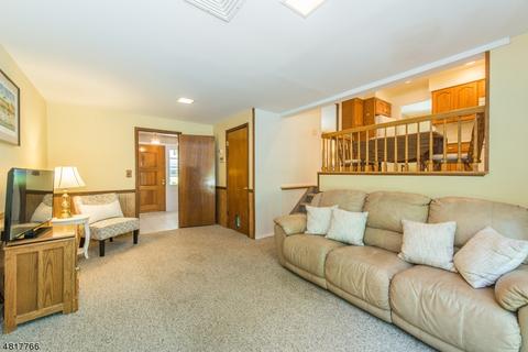 46 Stalter Dr, Wayne, NJ 07470 photo 11