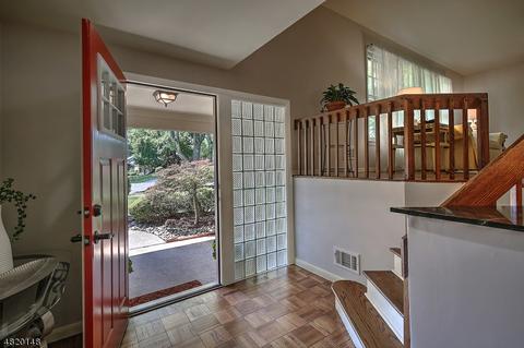 34 Mohawk Dr, Springfield, NJ 07081 photo 2
