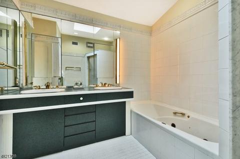 500 Farview Ave, Paramus, NJ 07652 photo 17