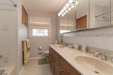 28 Pilgrim Way, Wayne, NJ 07470 photo 15