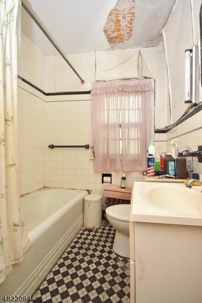 54 Chestnut Dr, Wayne, NJ 07470 photo 11