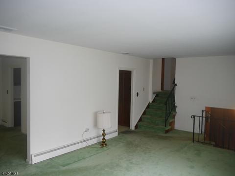 44 Sunnyridge Rd, Wayne, NJ 07470 photo 4