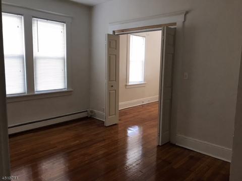 26 Thomas St, Bloomfield, NJ 07003 photo 4