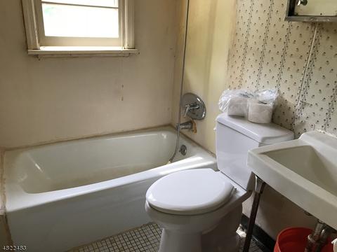 35 Bergen Ave, Wanaque Boro, NJ 07420 photo 16