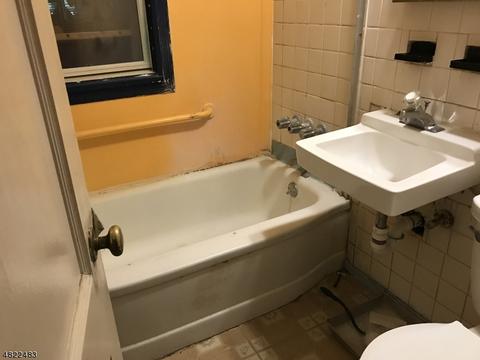 35 Bergen Ave, Wanaque Boro, NJ 07420 photo 17