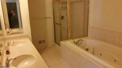 145 Levinberg Ln, Wayne, NJ 07470 photo 13
