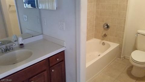 145 Levinberg Ln, Wayne, NJ 07470 photo 9